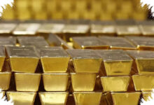 Emas Terancam Turun ke US$ 3.856, Inflasi AS dan Konflik Jadi Tekanan