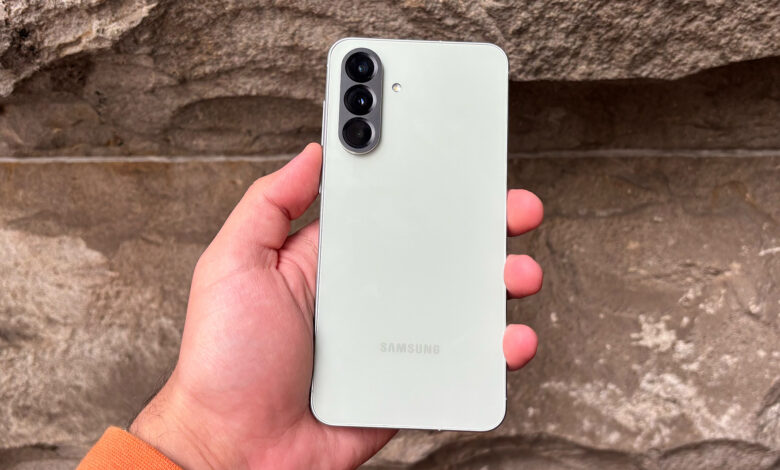 Galaxy A56 Tanpa MicroSD, Varian 128 GB Bisa Cepat Terasa Sempit