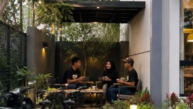 Tak Perlu Cepat Pindah, Rumah dengan Lahan Samping Ini Siapkan Ruang bagi Keluarga