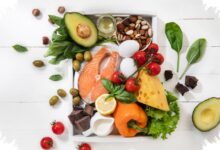 5 Makanan Sehari-hari yang Diam-Diam Membuat Tubuh Lebih Cepat Kehilangan Cairan