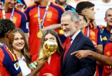 Di Tengah Selebrasi Juara Dunia Spanyol, Pelukan Raja Felipe VI untuk Yamal Berbeda