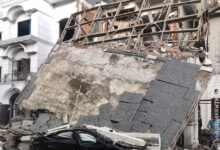 Lexus NX Tertimpa Reruntuhan, Ledakan Rumah Mewah di Medan Rusak 5 Hunian