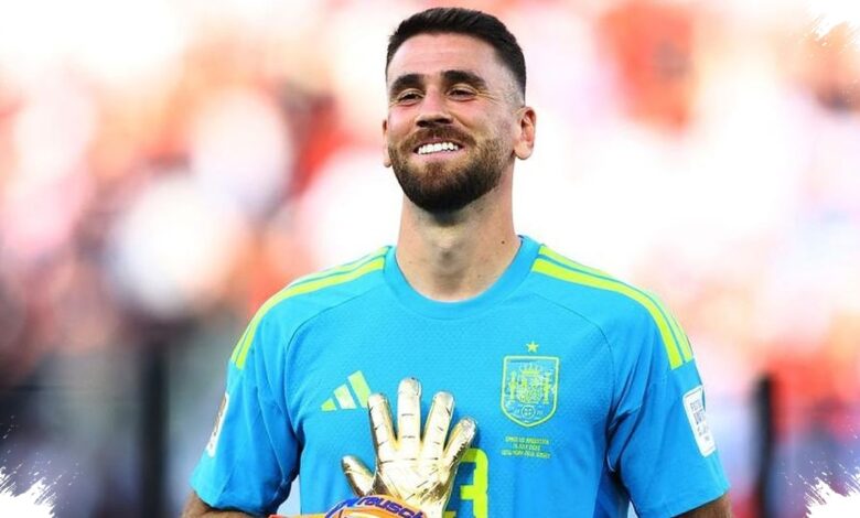 Ciuman Singkat Unai Simon dan Yeremy Pino Pecah di Tengah Parade Juara Spanyol