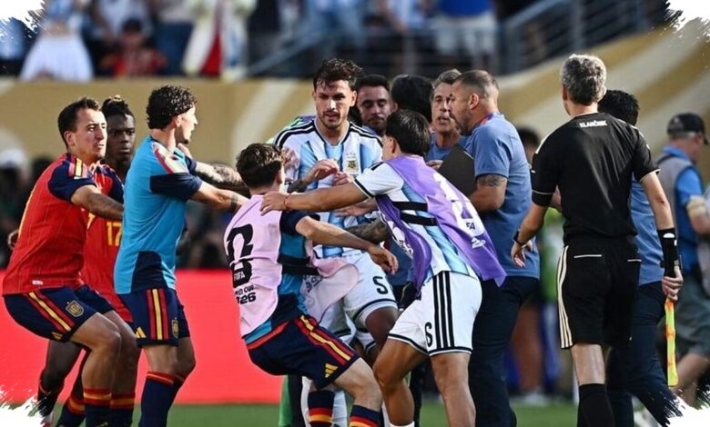 Paredes Lolos dari Kartu Usai Cekik Eric Garcia, FIFA Masih Bisa Bertindak