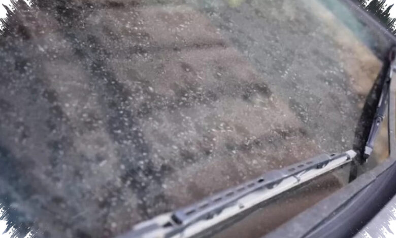 Bercak pada Kaca Mobil Bisa Memecah Pandangan saat Hujan dan Berkendara Malam