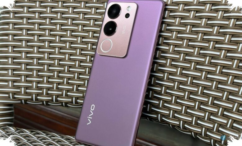Rekaman Rapat Bisa Jadi Teks, vivo V Series Andalkan AI dan Layar 120Hz