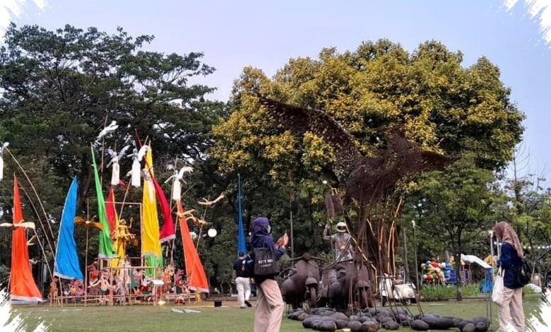 Taman Menteng Berubah Jadi Galeri, 25 Perupa Membawa Seni ke Ruang Publik