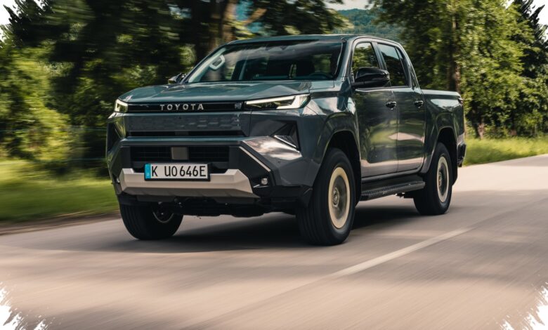 Hilux 2026 Membelah Pilihan Pikap, Torsi Diesel 500 Nm atau BEV Rp1,019 Miliar