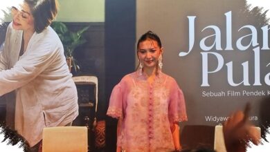 Saat Kebaya Warisan Menyatukan Sheila Dara dan Widyawati dalam Jalan Pulang