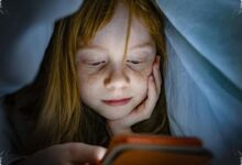 Anak Memegang Gadget Sendiri, Pendampingan Orang Tua Tetap Tak Bisa Ditawar