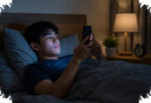5 Kebiasaan Scroll saat Stres yang Diam-Diam Membuat Otak Kian Lelah