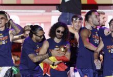 3 Berita Bola Terpopuler, Lagu Argentina Mengiringi Cucurella Usai Final Panas